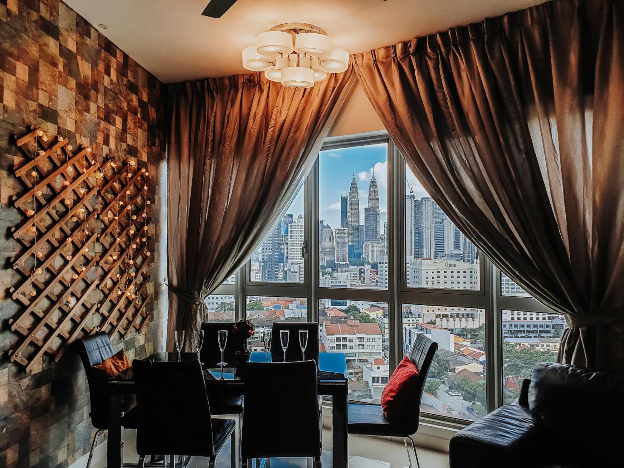 Regalia Residence The Sky Pool Suite, Kuala Lumpur
